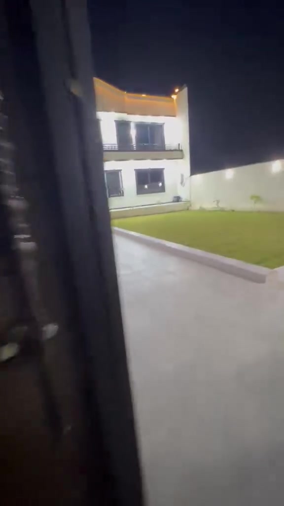 📌سلام عليكم 🤝الدار للبيع 🏘️المساحه ٦٠٠ م
📌يحتوي على 4 غرف 🛌 
📌صحيات عدد 4مضيف 9 × 5 مطبخ 6 × 5حولي 11× 6 ممشه داير البيت عرض 2 عرض الشارع  11 م 
عنوان البيت الراشدية 
الاستفسار الاتصال كثر زورو مكتب السراي العقار عنوان المكتب الانتصار مجاور مركزشيخ سعد الاستفسار كثر تصل عل رقم📞 ***********مصطفى خضير السراي📞***********مصطفى قيس السراي 📞

