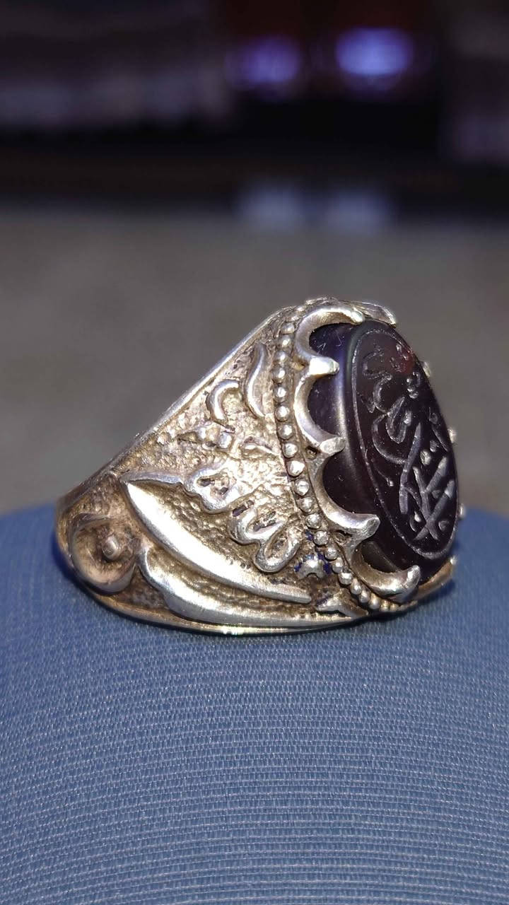 عقيق شفه السعر 45الف العنوان بغداد زعفرانية فضه 925الهاتف *********** بغداد, العراق
