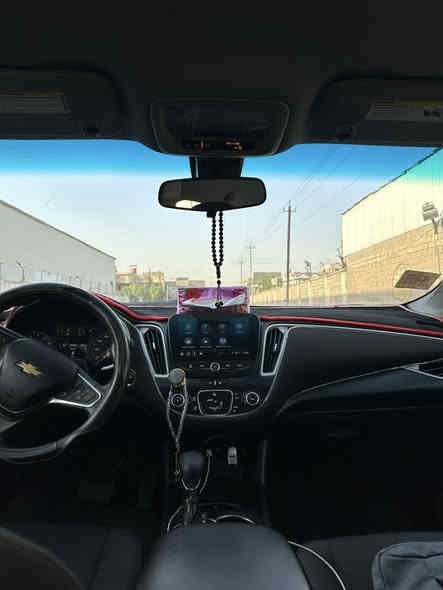 🚗 للبيع: شيفروليه Malibu ماليبو LS موديل 2021
📍 مكان السيارة: بغداد - العرصات نهاراً / الأعظمية ليلاً 
📞 للتواصل: ***********
💰 السعر: 122 ورقة – قابل للتفاوض ( بيع او مراوس ببلايزر فقط)
📊 المسافة المقطوعة: 85,000 كم
🛠️ المحرك: 4 سلندر – 1.5 لتر تيربو

⚙️ المواصفات (فئة LS):
• تشغيل بزر (Push Start)
• شاشة وسطية 8 إنش تدعم Apple CarPlay وAndroid Auto
• بلوتوث وتحكم من المقود
• كاميرا خلفية
• نظام مراقبة ضغط الإطارات (TPMS)
• تبريد ثلج
• نظام الثبات الإلكتروني (ESC) + مانع انزلاق

⚠️ الضرر:
• حادث جاملغ وبنيد وطعجة بلجاملغ الخلفي والباقي مكفول ومثل ماموضح بالصور
• صور الحادث موجود بالصور والسيارة جاهزة واعتمادية
