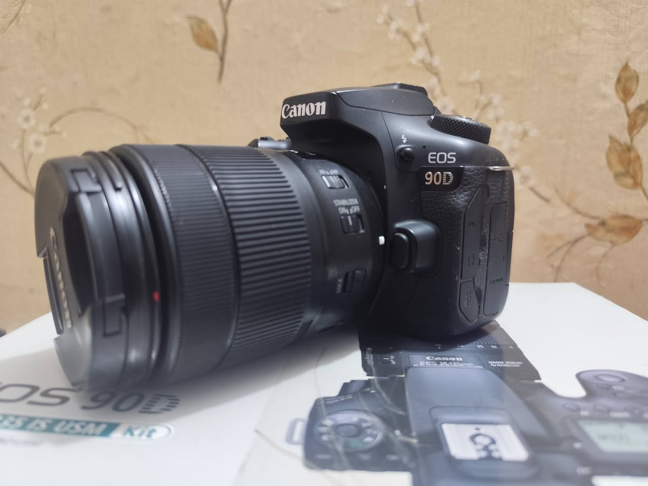 كامره كانون D90 نظيفه مثل ما موضح بالصور
ملحقات 
بدي
عدسه 18-135
شاحنه 
بطاريه 
جنطه
كارتونه 
مكاني واسط / الكوت
للاستفسار الاتصال على رقم الهاتف 
***********
