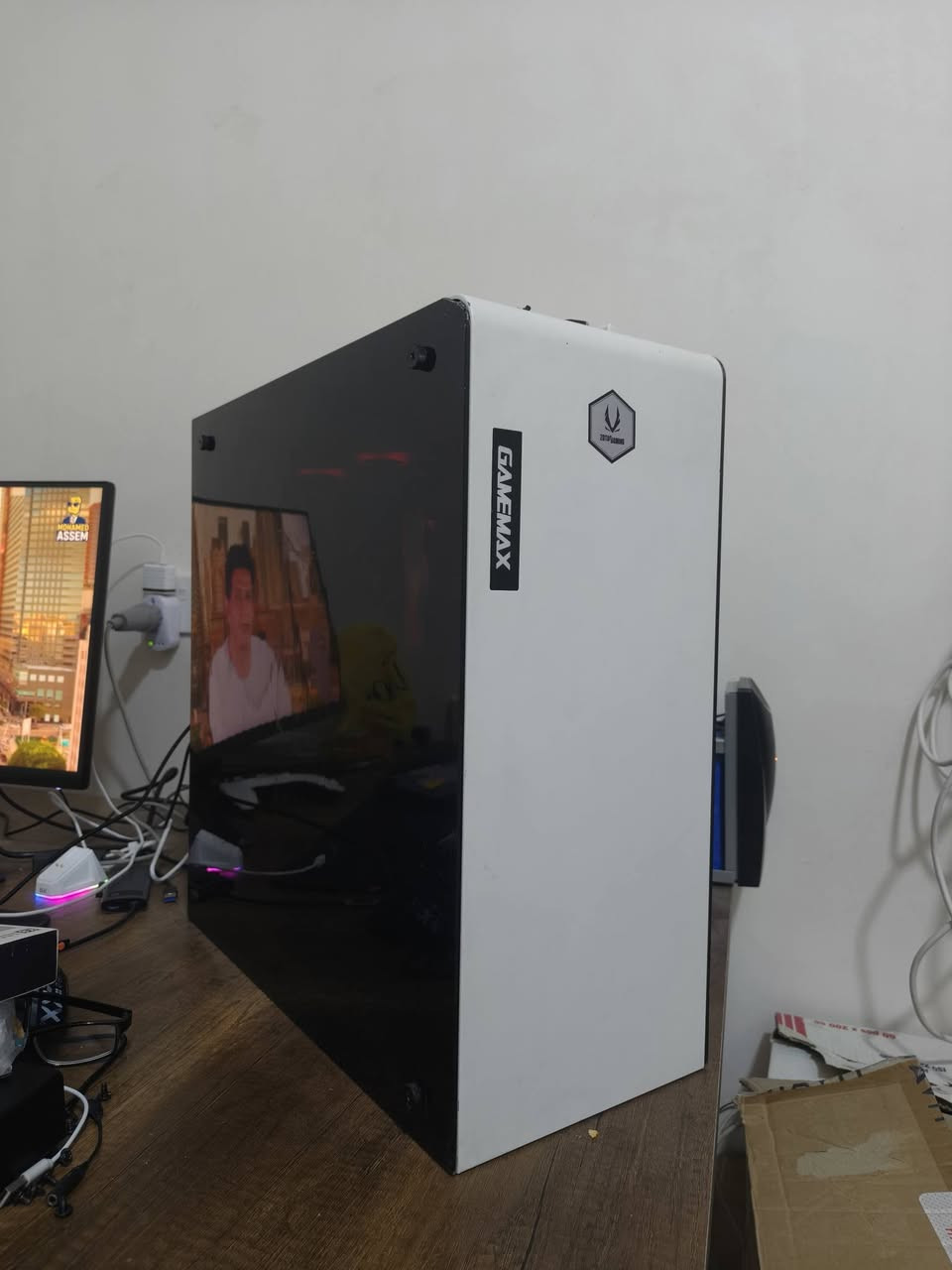 PC  للبيع
السعر 1850 الف 
‏CPU. i5 12600k
‏
‏ GPU RTX 5060Ti 16g 3FAN asus
‏
‏.m.b .Z690 ASUS
‏
‏cpu cooler deep cool 240mm
‏
‏power supply. Segotep gold full modelr watt 750
‏
‏
‏ memory.  T-FORCE 8+8+8+8=32gb 3200hz
‏
‏m.2.gn4 1t .7200hz
‏
‏caes 3 fan rgb
‏ الكوارتين كلهم موجودات  واي خلل مابيها حاسبه مكاني كركوك


**إذا كنت صاحب هذا الإعلان وتريد حذفه لأي سبب، رجاءا أرسل رسالة إلى الدعم الفني**