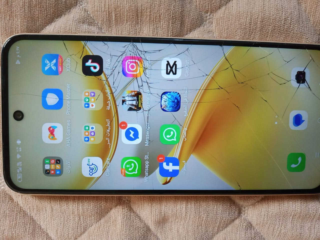 السلام عليكم موبايل للبيع بس مكسور عادي يشتغل مكاني حله نادر الثالثه السعر 100 بي مجال ***********
