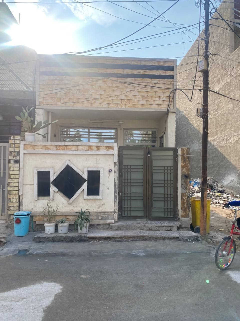 (السلام عليكم دار للبيع) (في منطقه الدوره) (زراعيه العببدي  قرب مسجد قباء موقع) (مميز قرب نهر دجله) (دخول وخروج على) (الدار من منطقه الاثورين السعر مناسب جدا )
(المساحه 80متر طابق) (واحد كامل من كلشي) (مابي اي نقص خدمات) (مرتبه ماء+كهرباء من) (منطقه الاثورين +) (خمدات المنطقه المتوفره يعني الماء) (خطين مسحوب للبيت) (الكهرباء كذالك +تبليط) (ملاحظه البيت باسمي يعني مو معروض يم دلال ومقاول باني البيت على ايدي)
للاستفسار الاتصال على
الارقام (***********)
(***********)

السعر (٩٣ مليون ) وبي مجال
