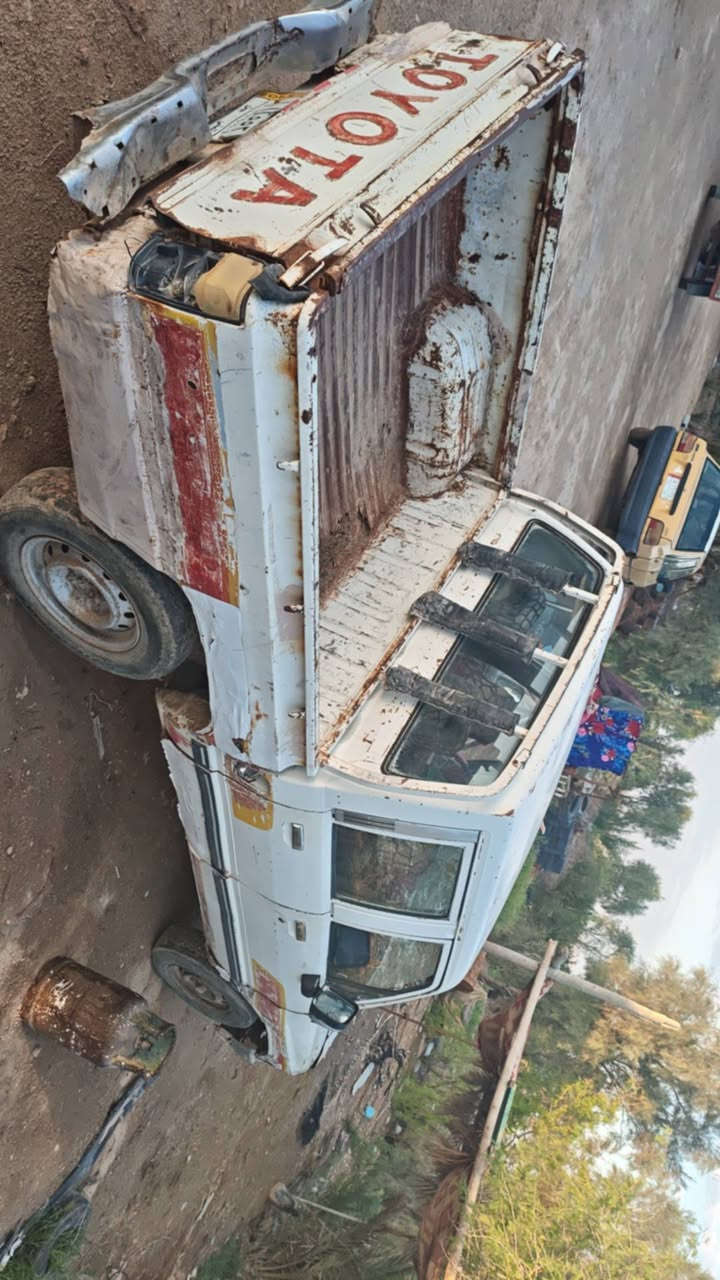 سلام عليكم بيكم للبيع كير ومحر مكفولات حداديه تمام مداور ثاني يوم سنويه 2027السعر 25وبيها مجال ***********
