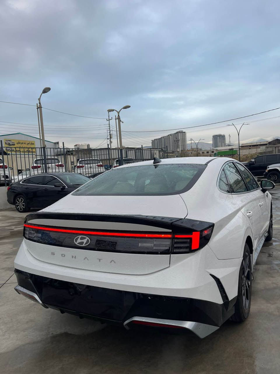 هیۆندای سۆناتا مواسفات SEL
مۆدیل 2025
نمونە لە جوانی و خاوێنی 
دوو پارچەی سبوغە 
چەملاغی دواوە سکن لەگەل چەملاغی پێشەوە سەکن بەبێ ناو گرتن 
ئیرباگ تەنها شانێک تەقیوە و دانراوەتەوە 
ناو کرێمی شاشە گەورە
نرخی ١٨٧ گەلا و مەجال 
***********
*********** رانية, السليمانية
