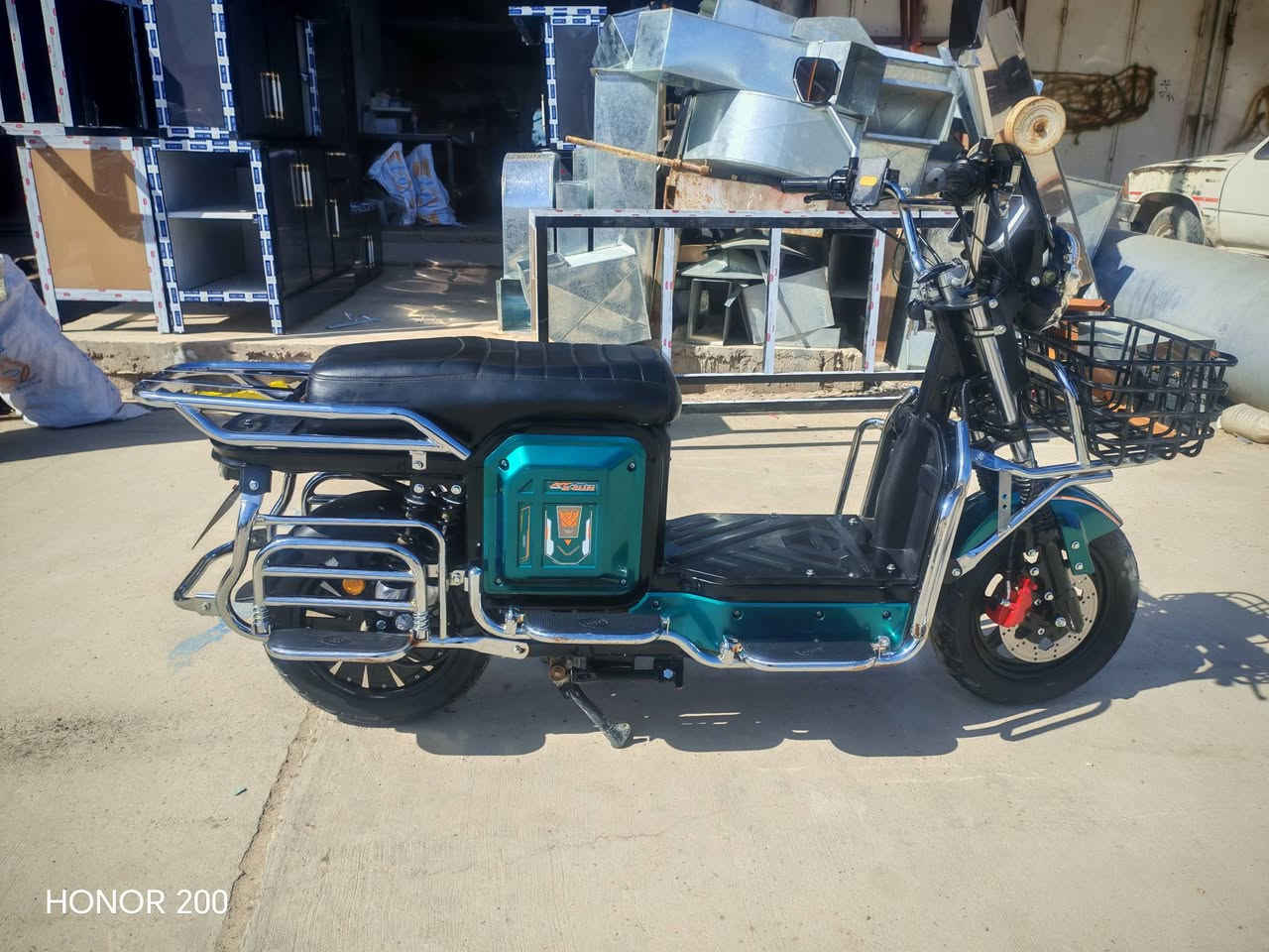 متاح جبلي ابو سله ٧ بطاريات عل فحص كامل من كلشي مابي نقص دبل بصمه نضام كارت تشغيل ٤ سرع سرعه ٩٩ شلع تخبل تجي شوف بعينك سعر ٦٠٠ الف وبي مجال قليل حك الجيه ***********
