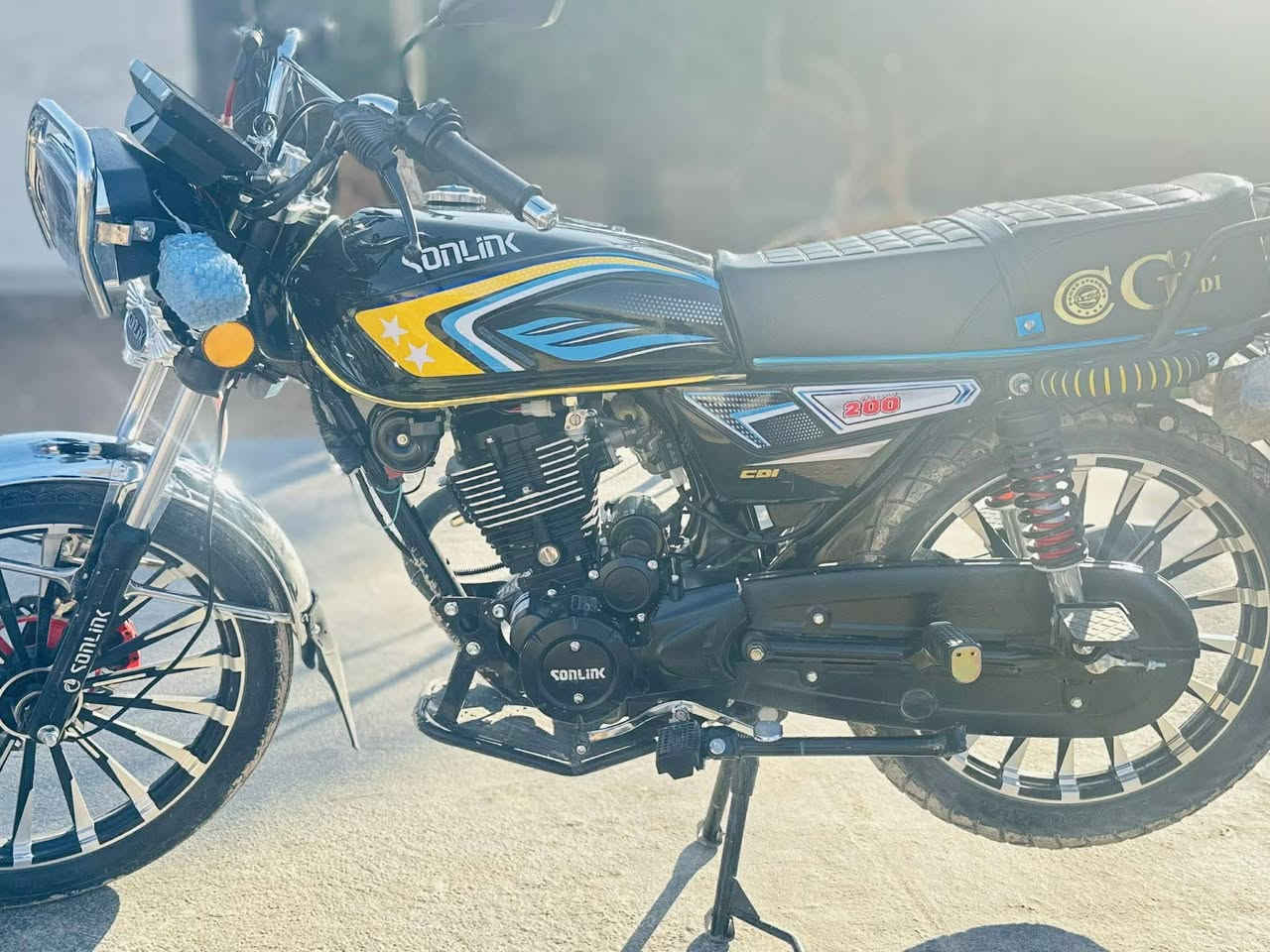 سولنك للبيع
2025 محرك200 جواكيج 
جديد صار عشرين يوم من نشد 
بصمات 2سويجات2 اوراق 
المكان القائم حصيبه
***********
ادمن 🌹
