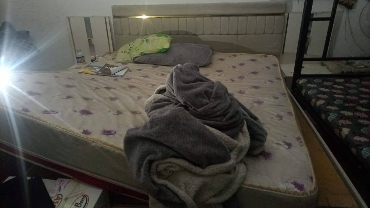 غرفه تركيه 5 قطع بيبان سعر 380 الف ويه نقل ونصب شراي خلي يخابرني
***********
