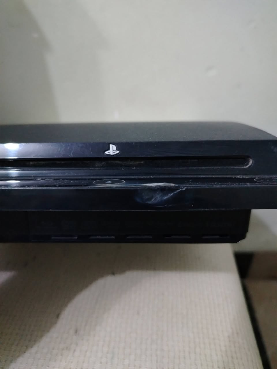 PS3 Slim
 ما مهكر وقابل للتهكير حسب طلب الزبون.. َتهكير اونلاين يعني تكدر تلعب اونلاين وجهاز مهكر

هارد ٣٢٠ كيكا
مع ١٠ أقراص أصلية
يدة أصلية بدون رجاج ( اصدار الاولي الفات)
محدث آخر تحديث 4.93

السعر : ١٥٠ الف

ملاحظة : ضربة خفيفة يم دكمة الباب ما مأثر عليه..
مفتوح فقط تبديل معجون بمعجون اصلي mx4

توصيل متوفر ٥
٦ لمحافظات العراق


**إذا كنت صاحب هذا الإعلان وتريد حذفه لأي سبب، رجاءا أرسل رسالة إلى الدعم الفني**