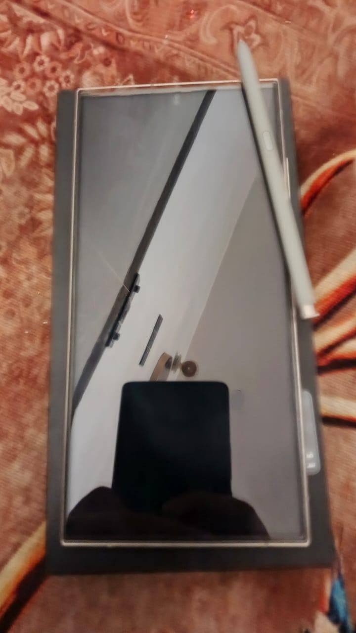 السلام عليكم الاجهاز سامسونج الترا 24s جهاز وضع الشركه ما مستخدم قليل بي كارت ضمان موجود من شركه عين الفهد الاستبدال شاشه جهاز معنى الكلمه نضيف كلش مكفول من شاشه وضهر بطاريه 95 مكانه الديوانيه المركز .. رقم التليفون ***********
