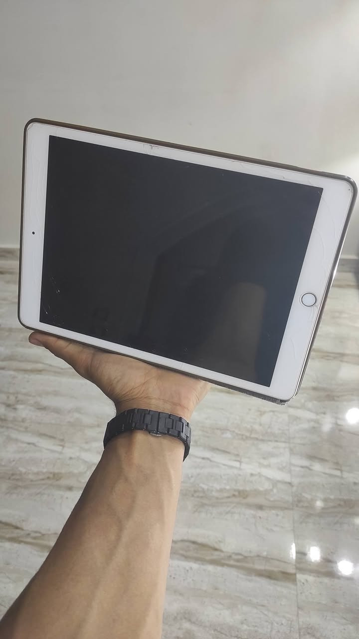 ايباد 8 للبيع 32 جيجا بيدعم ببجي 60 فريم HDR معاه كرتونه وجراب وسكرينه بيشغل ببجي متواصل8 أو 7 ساعات ولو تصفح ومذاكره وكدا يقعد معاك اليوم كله متواصل واكتر كمان السعر لقطه ❤️
الجهاز فبريكا ما فهوش اي حاجه ومعاه سكرينه وجراب وحالته 10 علي 10


**إذا كنت صاحب هذا الإعلان وتريد حذفه لأي سبب، رجاءا أرسل رسالة إلى الدعم الفني**