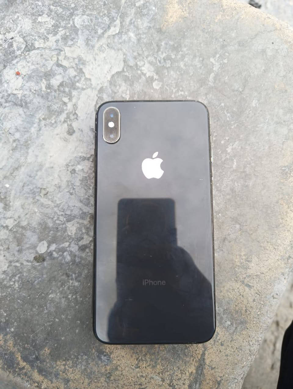 ايفون اكس اس ماكس ذاكرة 256 بطارية 100 جهاز مبدل بطارية وضهر وهاي شاشة وكع وصارت هجي بس شغالة طبيعية وذا تخلي الوضع الداكن متبين ابد سعرة 160 للاستفسار ***********
