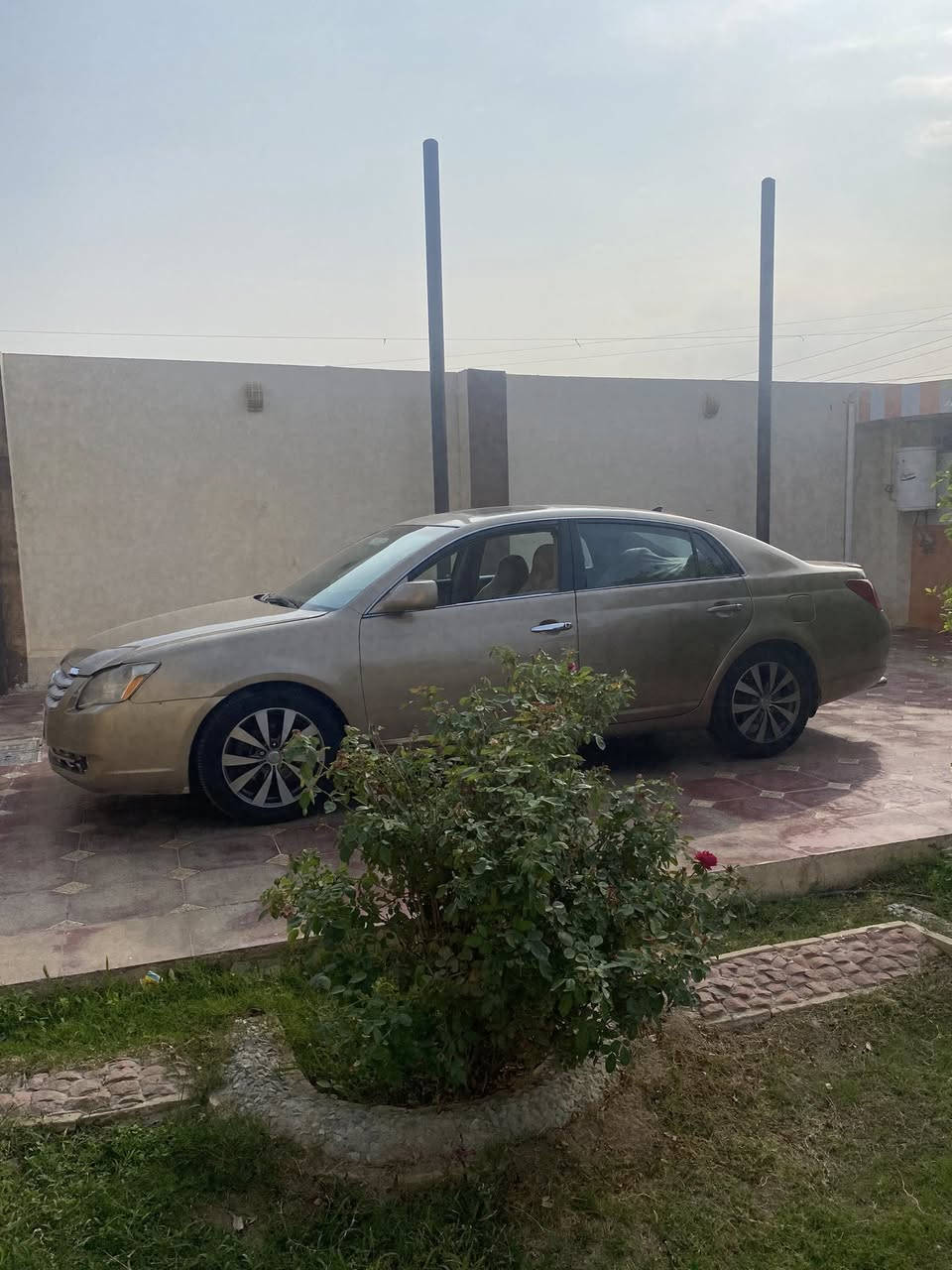 افلون ٢٠٠٦
رقم بغداد مصبوغة عام 
فول مواصفات 
محرك وكير وحداده
بحالة جيد جداً 
وتخم تاير جديد
متواجد في الرمادي
***********
٨٧$
