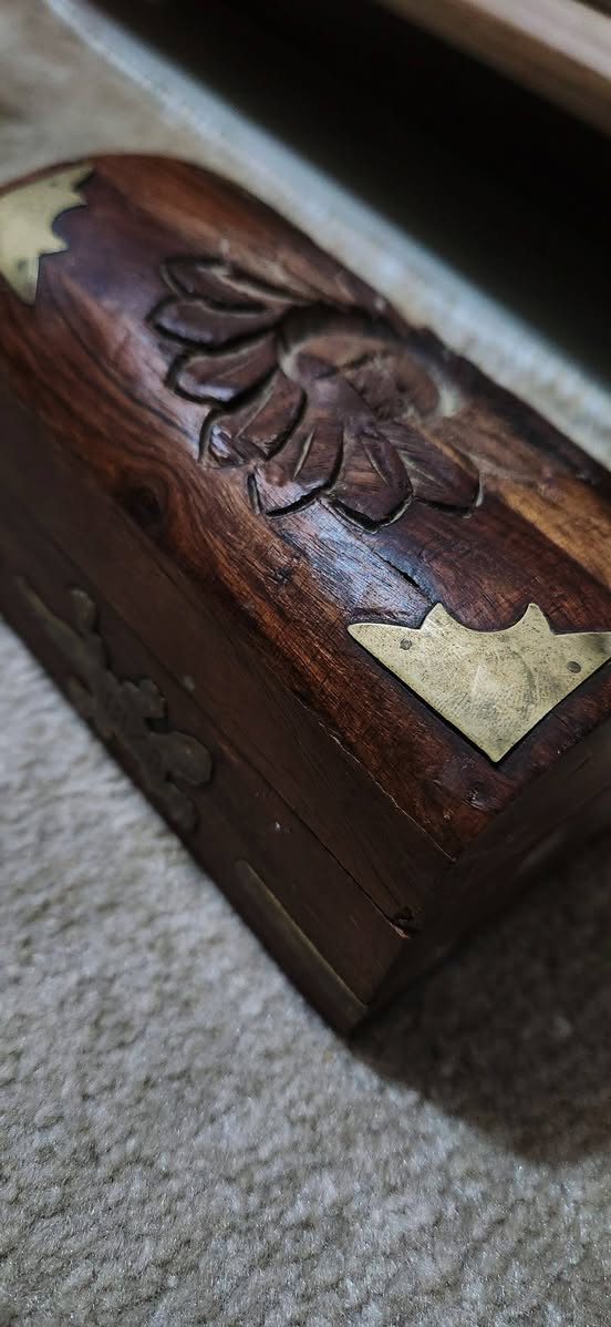 #الكنز_الصغير 
45 قطعة من دراهم ١٠ فلوس عرآقية و ٥ فلوس عرآقية
مع خآتم نسائي قديم 

جمال الزمن العتيق حآضر اليوم 

السعر 25 فقط


**إذا كنت صاحب هذا الإعلان وتريد حذفه لأي سبب، رجاءا أرسل رسالة إلى الدعم الفني**