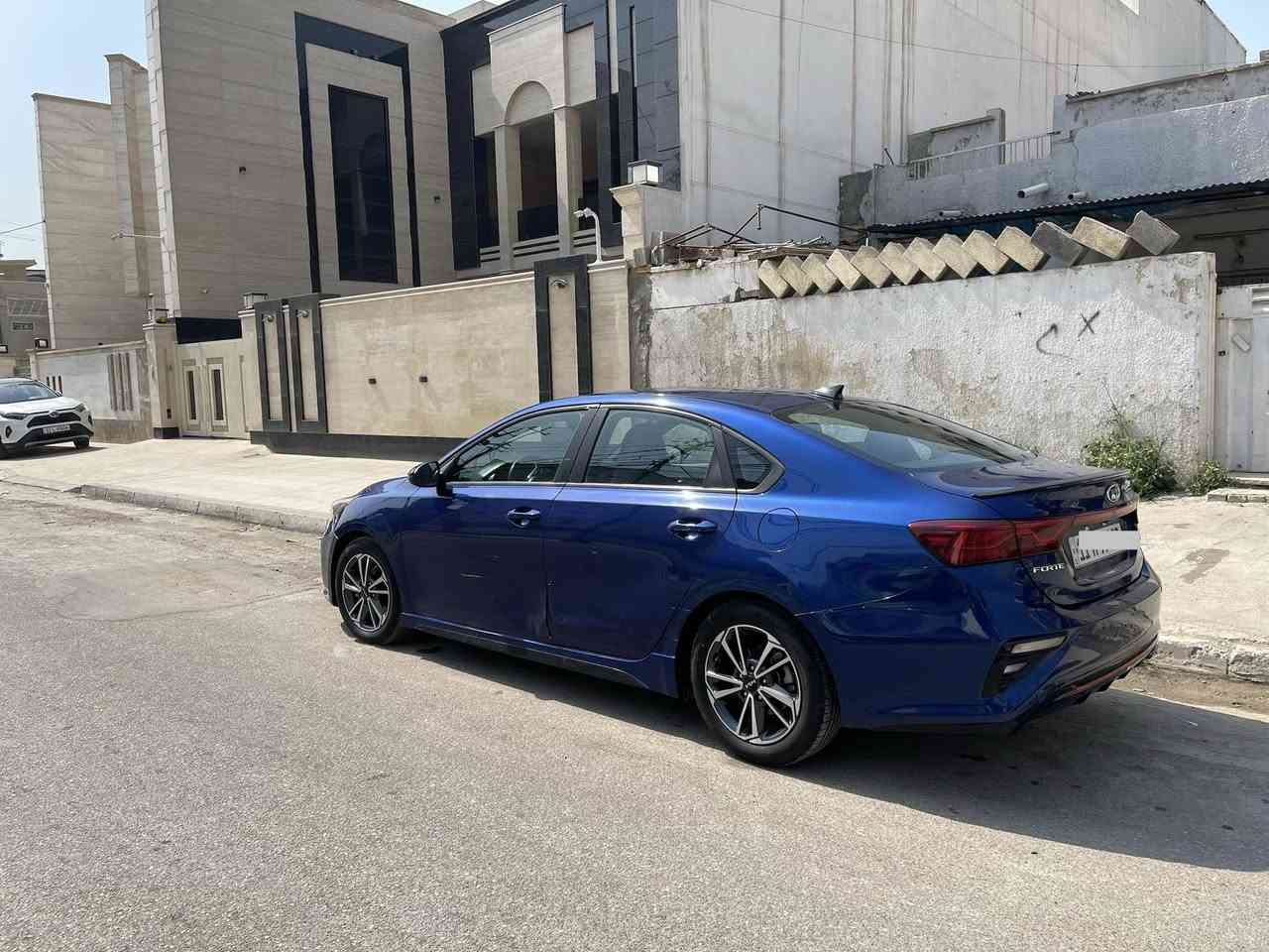 فورتي 20 جيتي لاين فول حادثهه باببين جهة السايق وانطخت بنفس المكان السعر 130 ***********
