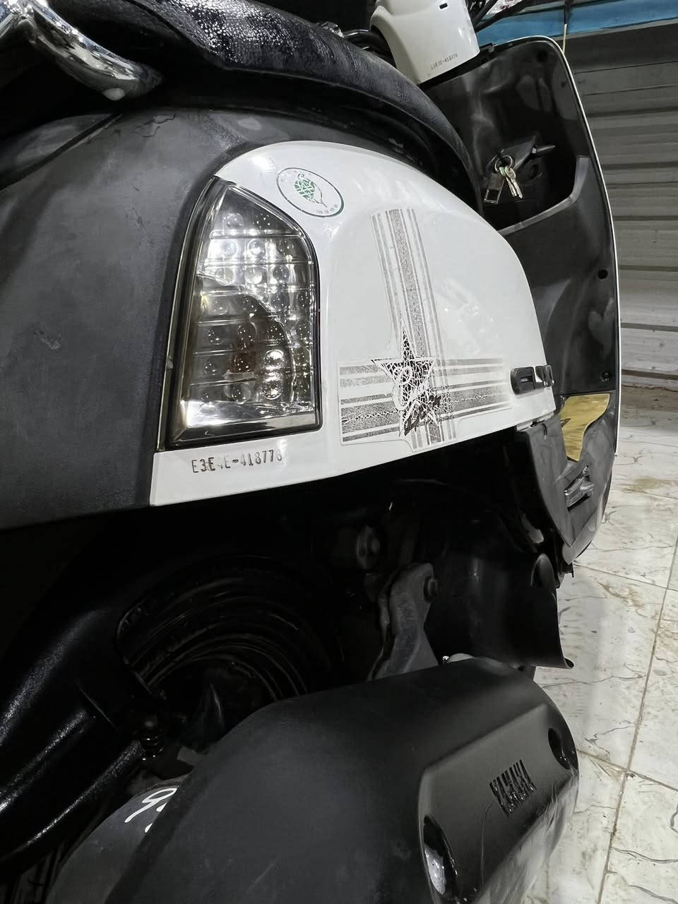 بوليسي نوزل دراجه توه طلعه من الحاويه جديده للبيع ما متواجد عل فيس عل واتساب فقط ***********
