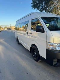 من رخصة الادمن هايس موديل25 ماشيه 13  الف سياره اخت الزيرو دوشمه عام  ...