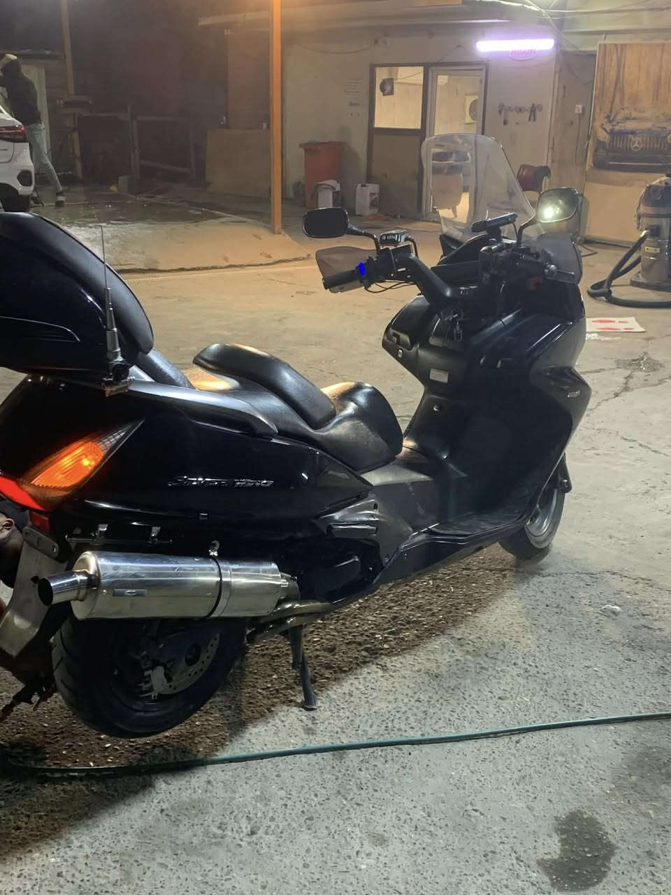 السلام عليكم سلفر ونج مكينه 600 الدراجه مكفوله كفاله عامه كل نقص مابيه شلعه معدل ممينه مكفوله مكفوله من صبغ كهربائيتاته كله شغاله للبيع بس بدون جنطه وبدون صالنصه والصالنصه مالته البلاديه  موجوده مكاني بغداد حي العامل الاتصال على هاذ الرقم ***********
