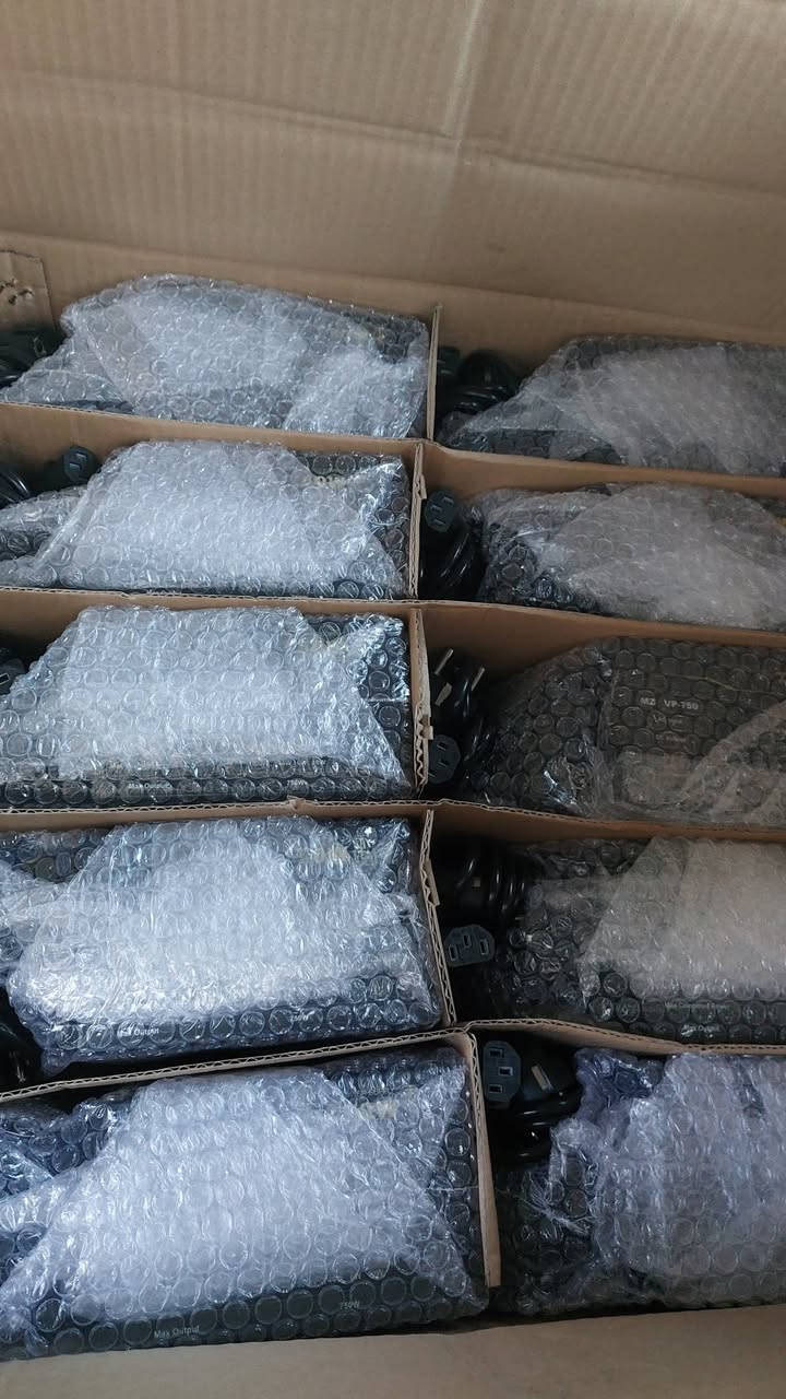 موجود كميات من الباور سبلاي 
750w gold 
سعر القطعه 60 الف مع ضمان سنتين استبدال 
لل حجز   *********** واتس اب
