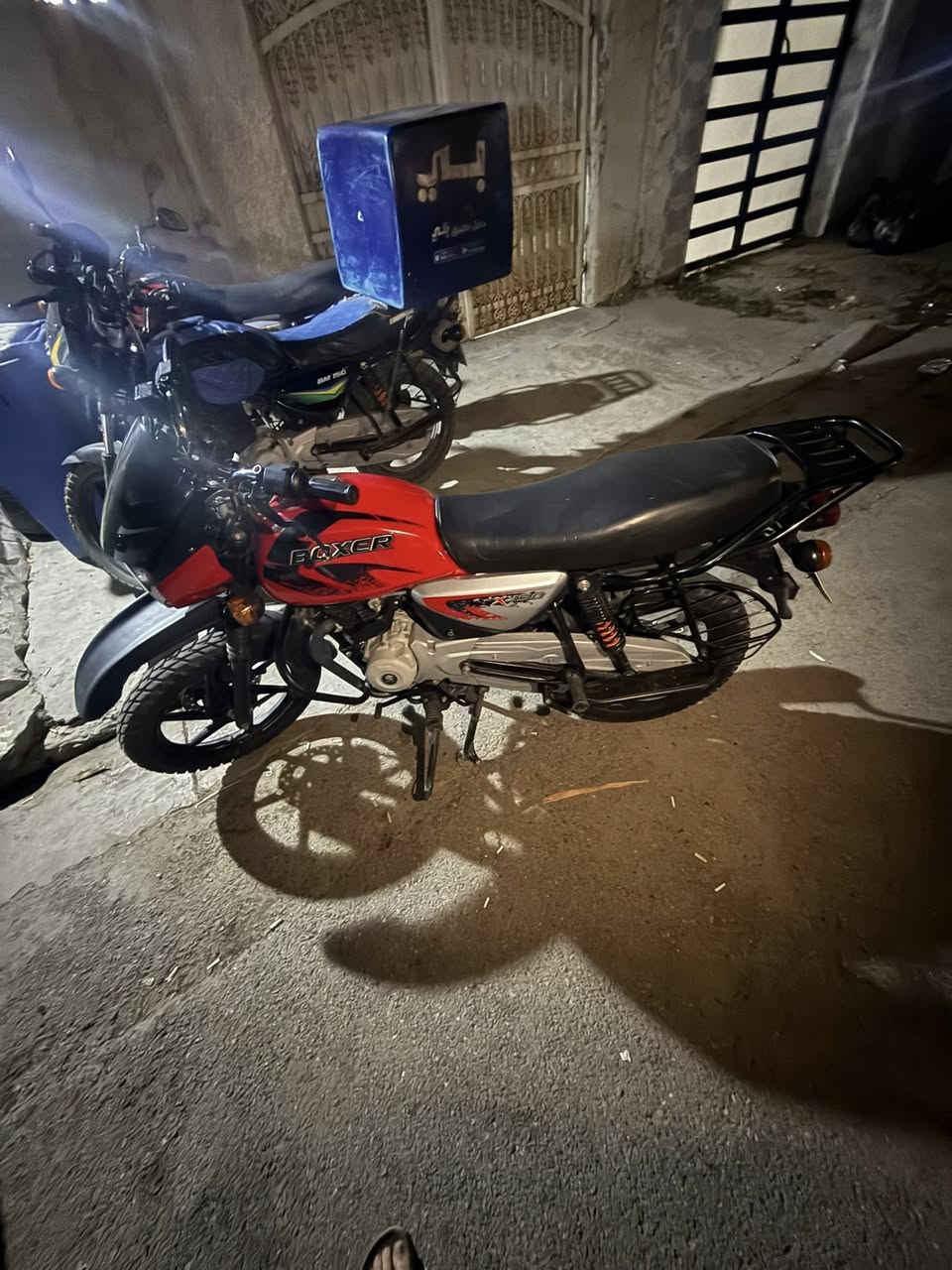 بوكسر حمرة 23  بيهة حادث خفيف  ،رقم ب اسمي 
 مكان الحرية دور نواب الظباط *********** متواجد واتساب فقط  2400
