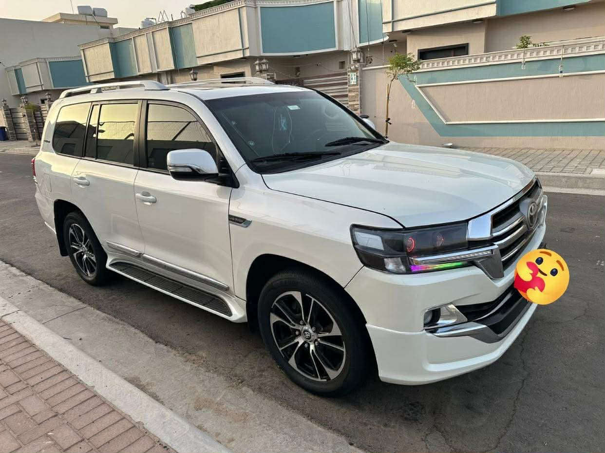 وعليكم السلام
***********
لاندكروز رقم اربيل الجديد سنويه ل2030 السياره گاااازززز مديل 2019 بيها جاملغ وبنيد مبدل ومكانات بسيطه بارد ماشيه 185
مكانها البصره المدينه الرياضيه 
السعر 4 ونص شدا
