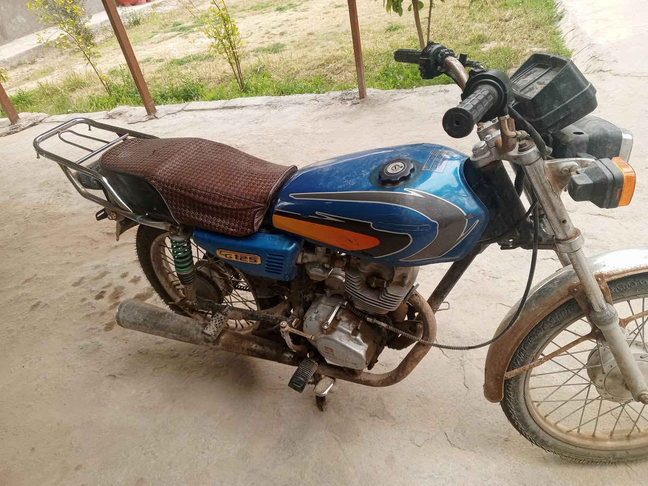 دراجه 5 كير البيع كهربائيات سلف كلشي شغال 250 الف بيها مجال
الشراي يخابرني على هاذه الرقم ‏‪***********‬‏
