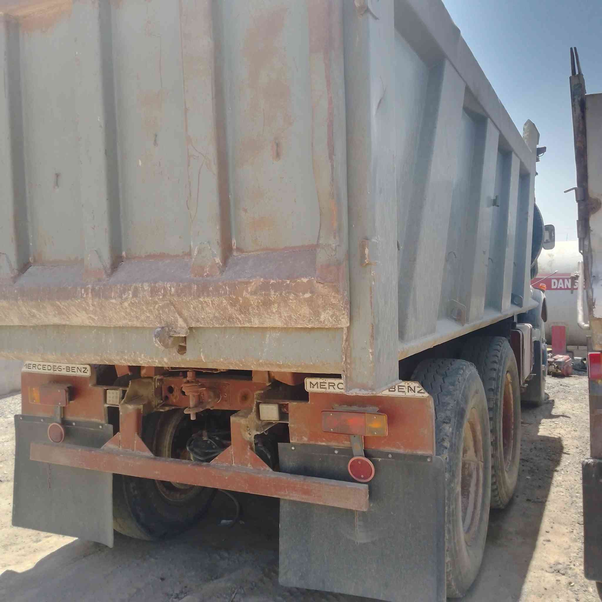 السلام عليكم للبيع موديل 79بسمي تحويل كير 29مكينه بس بخار قليل تبريد شغال جاهزه للشغل بغداد نهروان السعر 24وبيهه مجال قليل***********///***********
