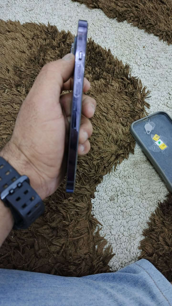 سلام عليكم عندي جهاز ايفون 14 برو ماكس بنفسجي جهاز جديد شخط مابي بطاريه 83 800 سكن بغداد البلديات ***********
