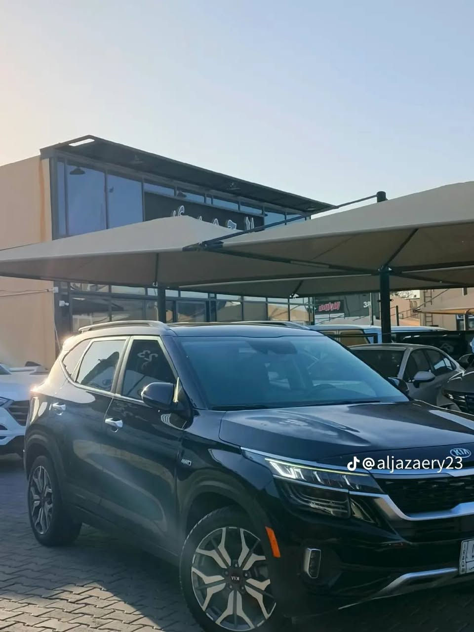 كيا سيلتوس موديل (2021) وارد امريكي  حادث جاملغ الايمن وخشم البنيد ايرباك ستيرن
السيارة فوول 1/1 SX
بصمة ابواب + تشغيل + صندوق
لايتات زينون عالي ناصي ولد حاجب على طول الشباك مع اللايت
تبريد قطعتين امامي خلفي
شاشة كبيرة مقاس 10.25 بوصة
شاشة دجتل داخل كيجات السرعة
شاشة تبريد بيانو
انارة ابواب ودشبول الوان تتغير مع الاغاني
كشنات جلد اسود vip
 كشنات تدفئة والكشن كهرباء ٣ وضعيات
 هاندبريك بصمة واوتو هولد
سستم صوت BOSS مع دمام
فور ويل درايف
ويل كب فراشة حجم 18 
رادارات جانبي و خلفي وامامي
 نضام اطفاء المحرك عند التوقف
 سياقة الكترونية + مانع انحدار 
بروجكترات امامية 3 عدسات
تشغيل عن بعد ومانع انحدار
ماوس تغيير وضعيات القيادة ، اوتو ستوب خلفي
محرك 1.6 توربو تسارع وتعجيل
 كير Dct دبل كلج
السيارة  ماشية 71الف والعداد 
السيارة باسمي تحويل شوكت متريد والمكان كربلاء والسعر 150وبيها مجال 
***********
