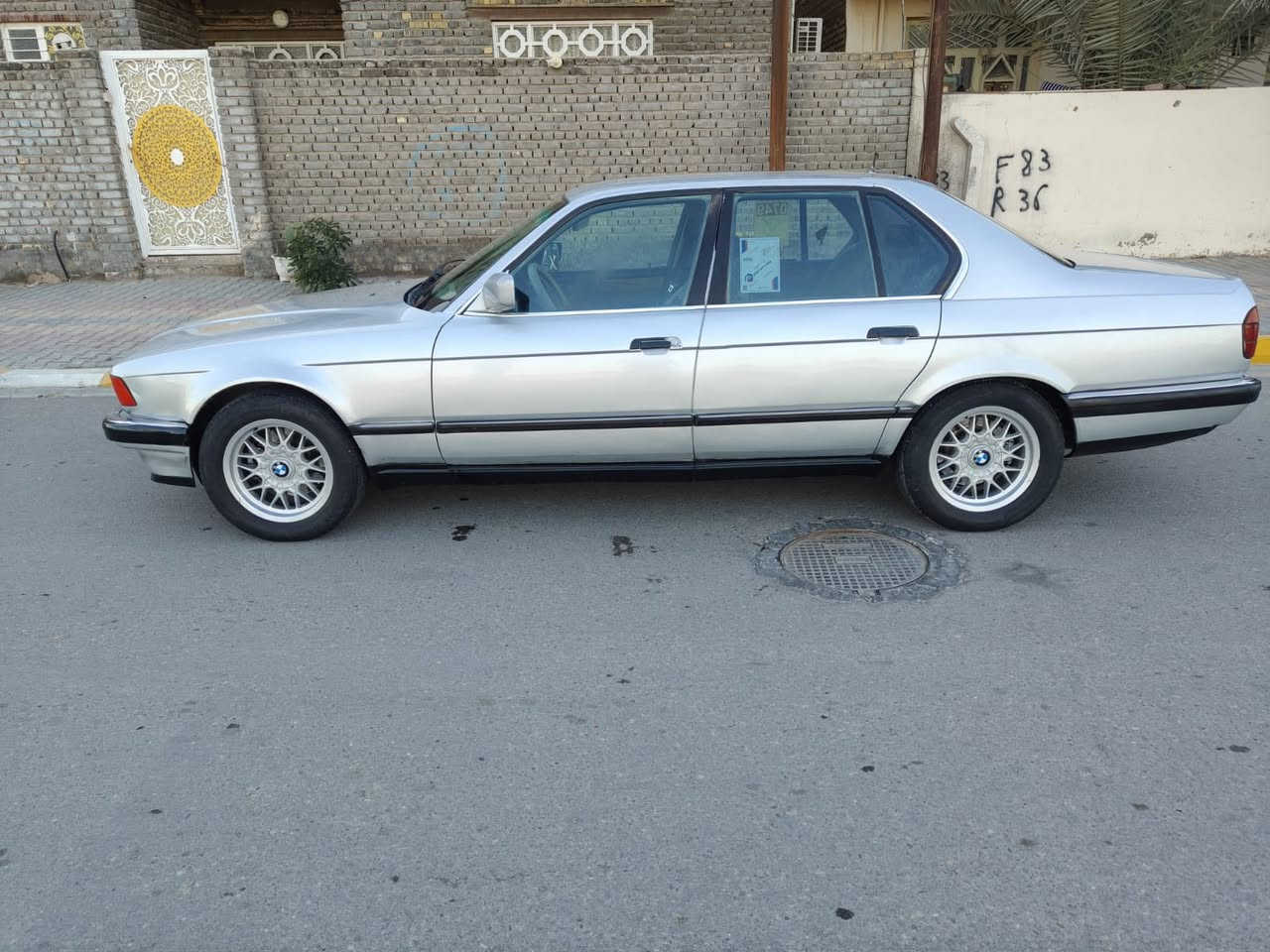السلام عليكم اخوان 🩶
BMW موديل 1991 حجم 735i
رقم انبار مشروع وطني تحويل مباشر باسمي مكينه كير VVT مكفولات 
تبريد ثلج ويه سويج تخم تاير حداديه امامي خلفي كله جديد سياره جاهزه ومال بيت جني مصبوغه عام جماليه شرط بدون ضربه 
كهربائيات كلهه شغاله دواخل جديده 
العنوان واسط السعر 53 وبيه مجال 
رقم الهاتف ***********
***********
