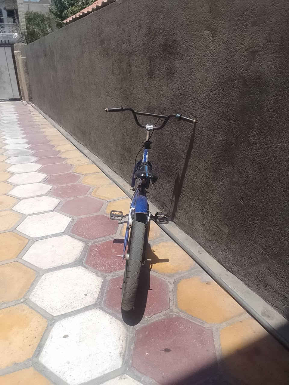السلام عليكم بايسكل BMX جبلي للبيت السعر 35 التواصل ***********
