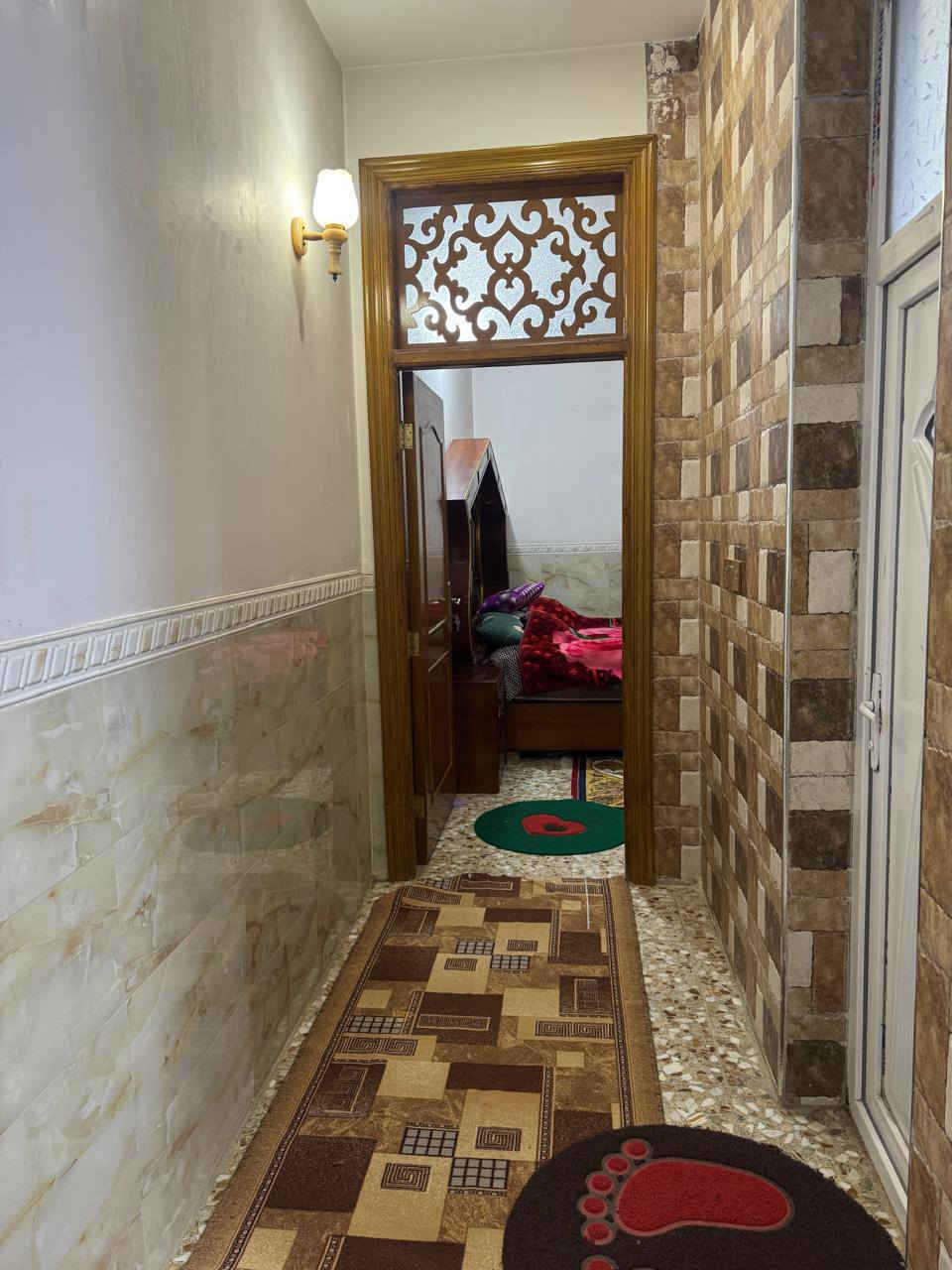 دار للبيع طابو زراعي ملك صرف المساحة ١٦٠م طابقين يحتوى الطابق الاول على غرفه نوم وصاله ومطبخ وكليدور ومجمع صحيات +مناور ٢+مدخل +كراج سياره+صحيات خارجيه شرقيه /
الطابق الثاني يحتوي على ٢غرف  نوم وكليدور ومجمع صحيات +بلكونه /العنوان حله /حي الزهراء قرب حسينية عبدالله الرضيع الشارع الخدمي يبعد عن الشارع الخدمي ٢٠٠م  لمعرفة السعر وباقي التفاصيل ***********/
