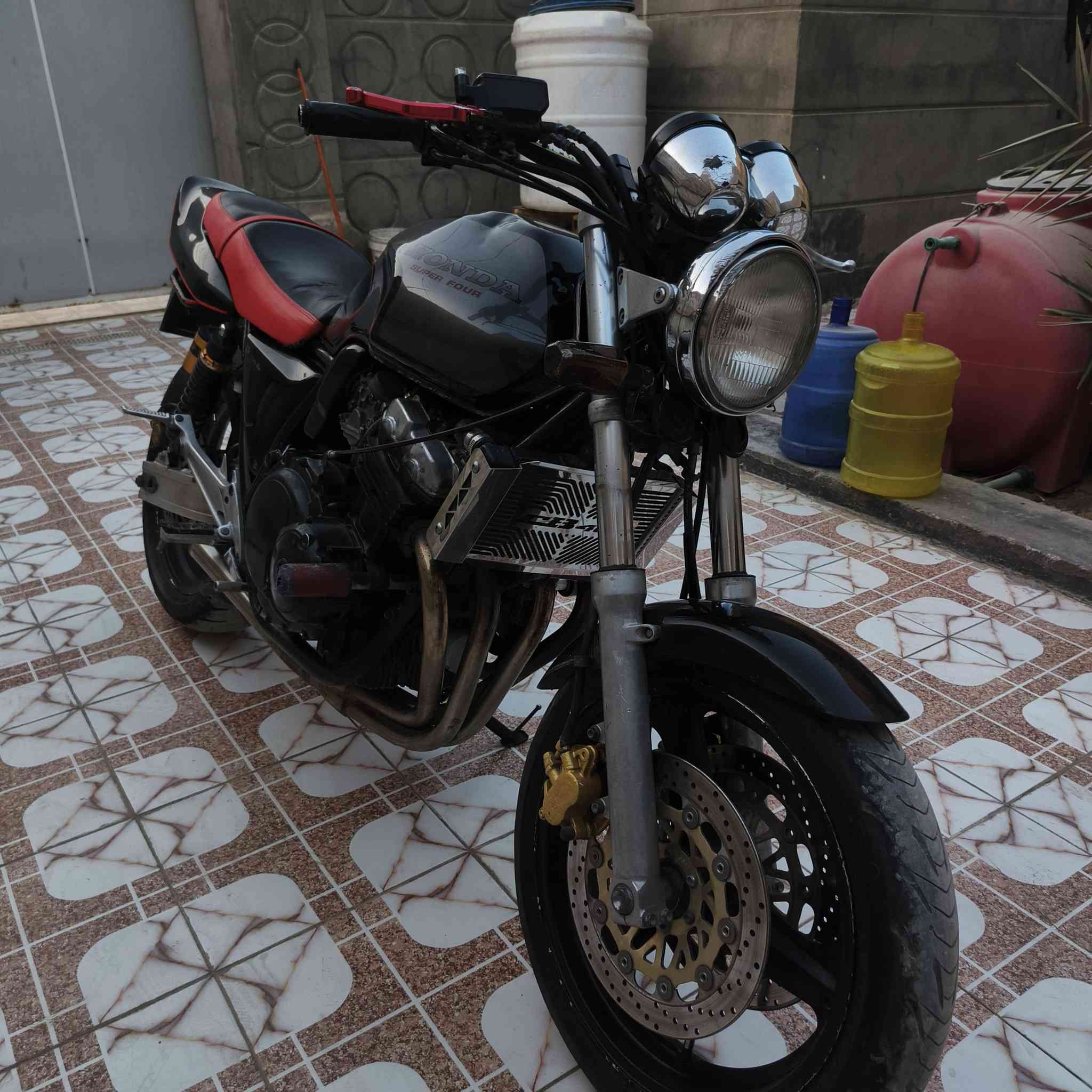 سلام عليكم سيبي 400 جيل لاول 16ولف مفتوحه مبدل بس رنكات شرط نكره سلف ايي وقت معدل وبطناش 1 2 3 اوراق كامله الديوانية ***********
