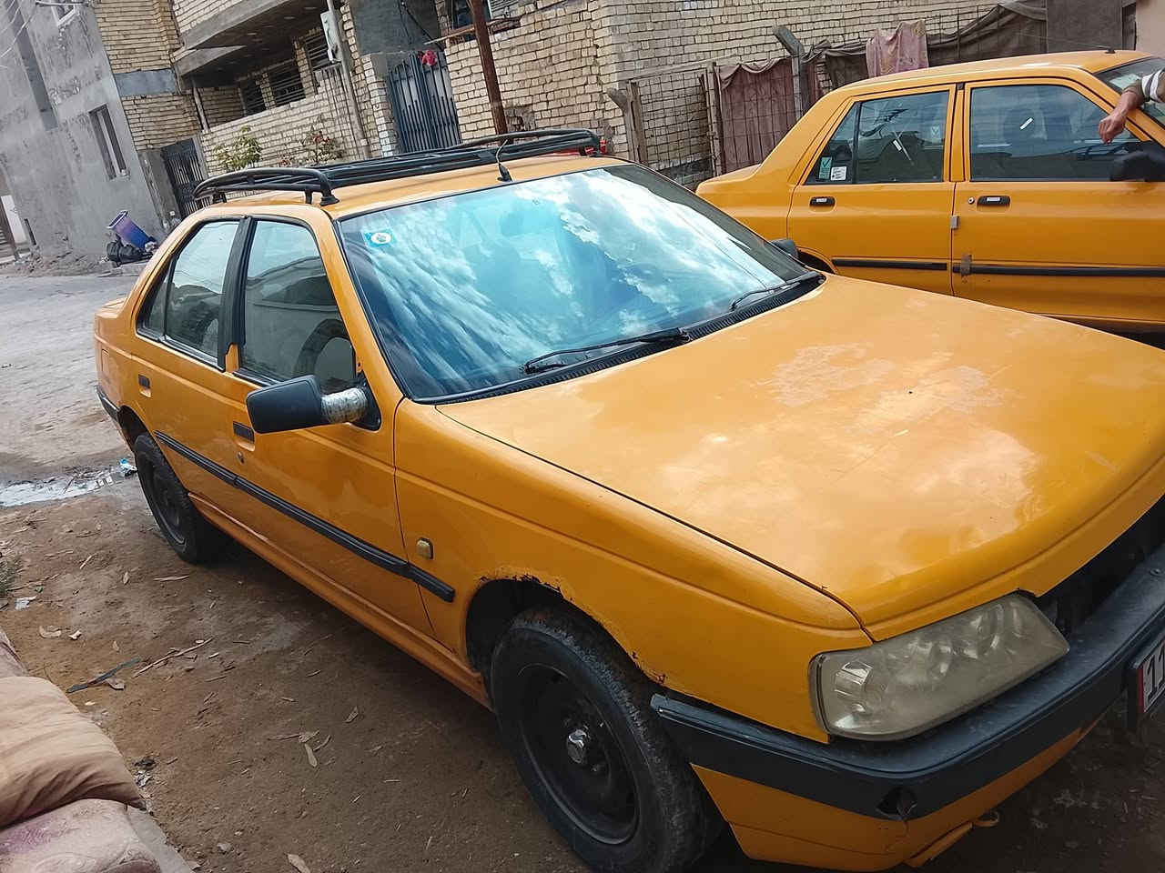 بيجو روئ ٢٠٠٩
مكينة كايمة ابيع عل هاذا الوضع 
داخل جديد دوشمه جديدة
تبريد شغال وكامل 
صدر نص عمر
تايرات نص عمر 
ارقام انكليزي بغداد 
مصفرة هيئة وغرامات 
السيارة جاهزه عوزها تجفيت
مكان السيارة بغداد 
السعر 18
رقم الهاتف ***********
