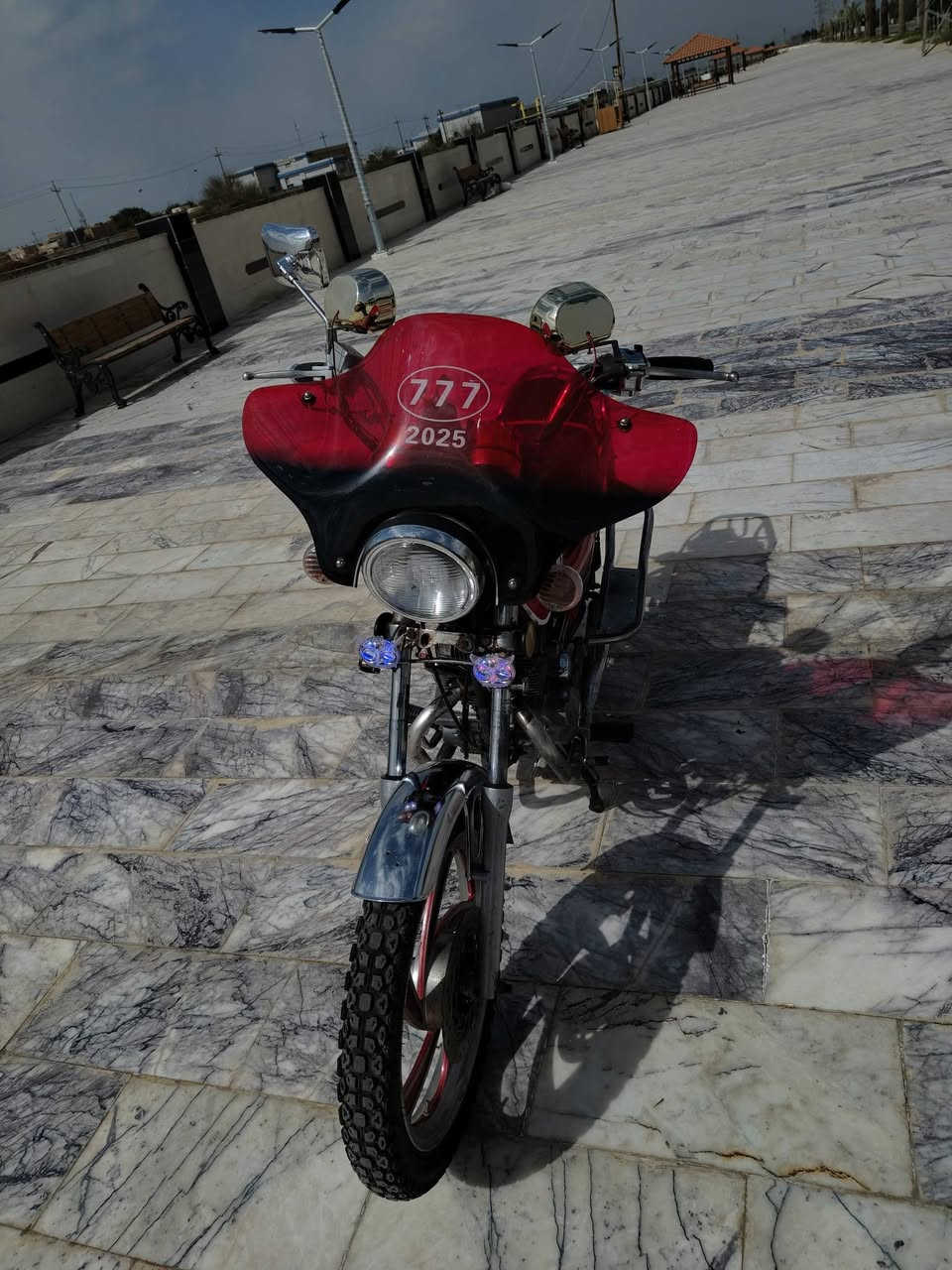 دراجة جوندا هوشه
دراجة كاملة من كهربائياتي كل شي شغال بيها دراجة بصمة
دبلات جديدة

ظفيرة جديدة

گلوبات اشاير كلة جديد

مداگر خلفية امامية جديد

تواير جديدة

لدراجة ما ناقصها شي 

مبدل فقط ولفات فقط

محرك مديل 2018

شلعة وكل شي خير من الله 

الدراجة سعرها 600 وبيها مجال

العنوان  :  العمارة المجر الكبير 

اني مكلف بالنشر هذا رقم الولد ***********
