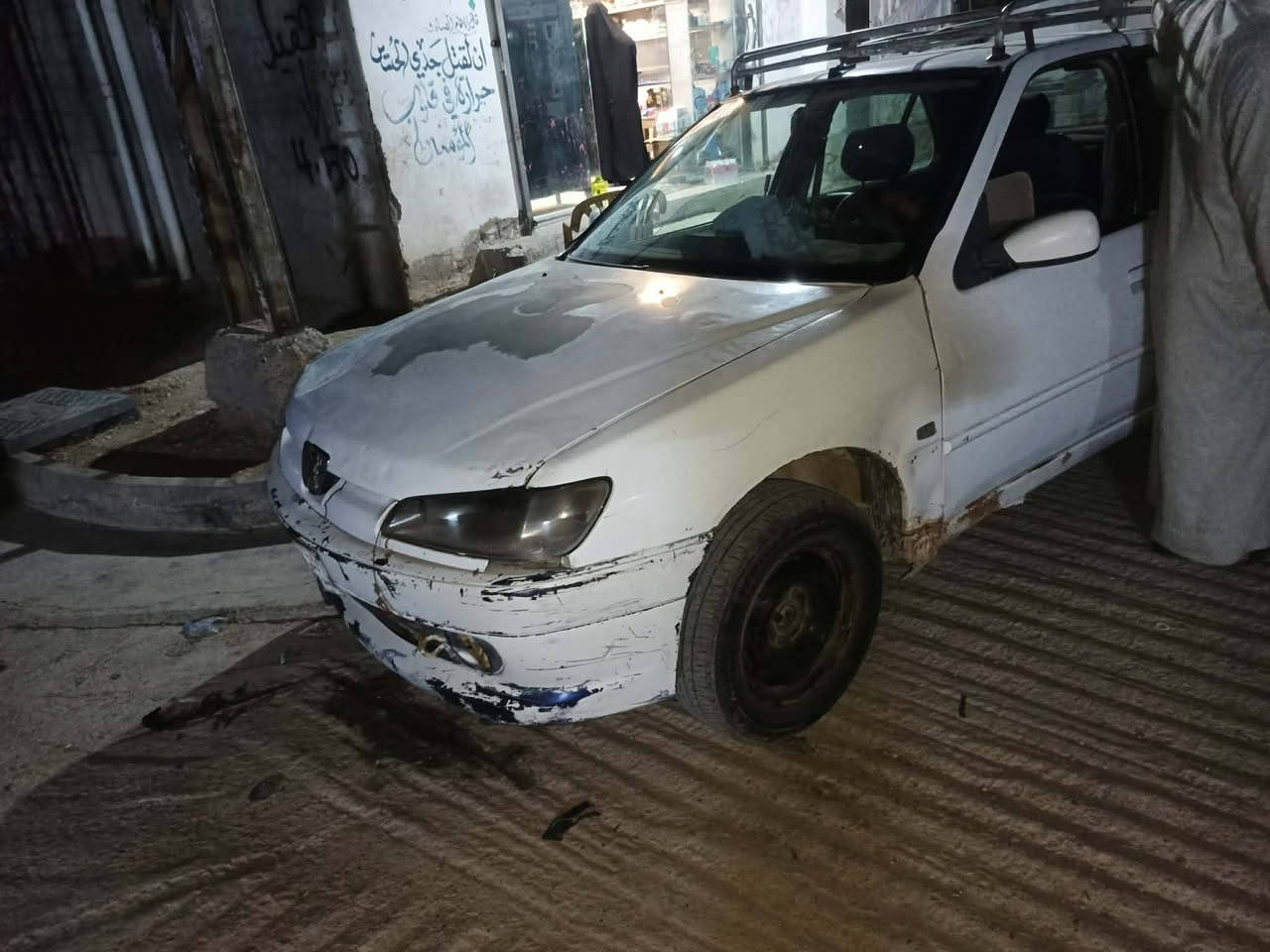 سلام عليكم بيجو فرنسي موديل 2002 السعر 12اوبيه مجال***********
