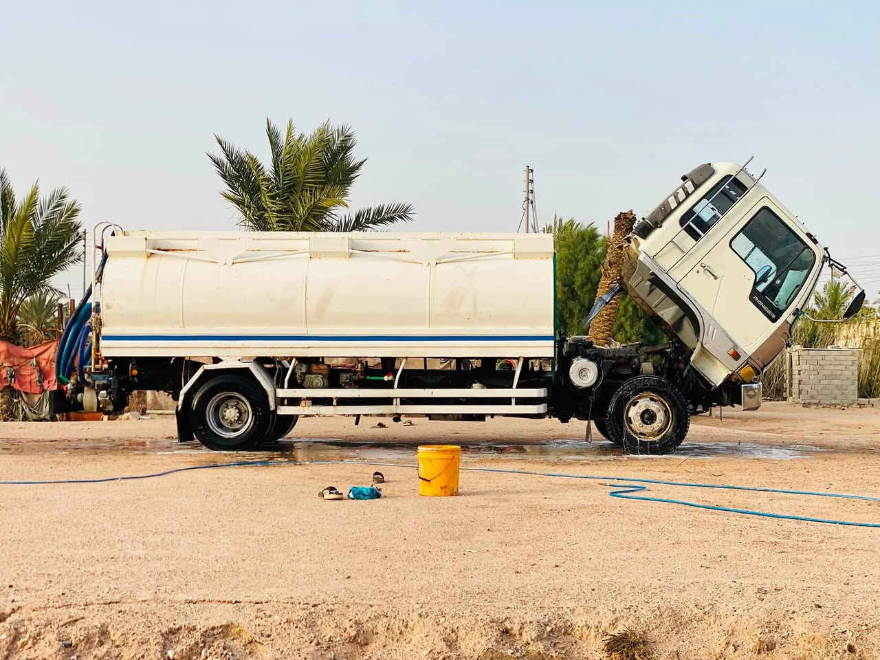 هينو طيره مكينه 70 عادي سياره جاهزه مكفوله كير ومكينه وكسن وشاصي وقمره سياره خير من الله سنويه 2028 بسم راعيه تحويل ثاني يوم 

***********
*********** 
موجود بيهن واتساب 
خوان انه مكلف بلنشر تصل عل رقم وبخدمتك
