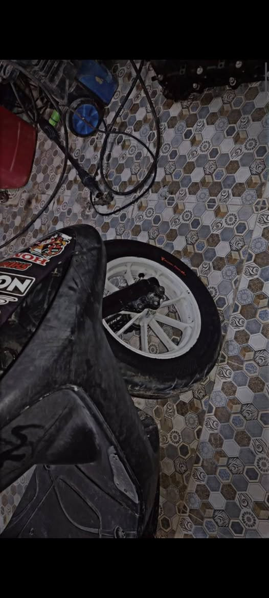 السلام عليكم ماكس عدله مال لعب بوشه 55 مشيف وياله رياضي كلج امامي رياضي خلفي عادي دبل خلفي رياضي تايرات جلاتين جدد كابريتر جديد سبايدر جديد قبق هندر جديد صالنصه اف ام رياضي مكيتنه حلوه شلعه ومعدل السعر (480) وبيها مجال مكاني بغداد كويريش حي السلام قرب علوة الرشيد للأستفسار اكثر *********** بي واتساب
