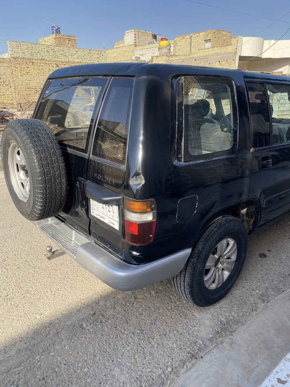 سلام عليكم
شباب سياره ازوزه تورباين ياباني 
مديل 1993 معمره سياره 
بيباب كصه 
حداديه جديده خلفي امامي 
زوج تيرات جديد امامي 
مكينه بطه 2500 كفاله 
كهربيات كله شغاله 
سعر 55 وبيه مجال لشراي 
خوان مو شراي لا يتصل 
***********
