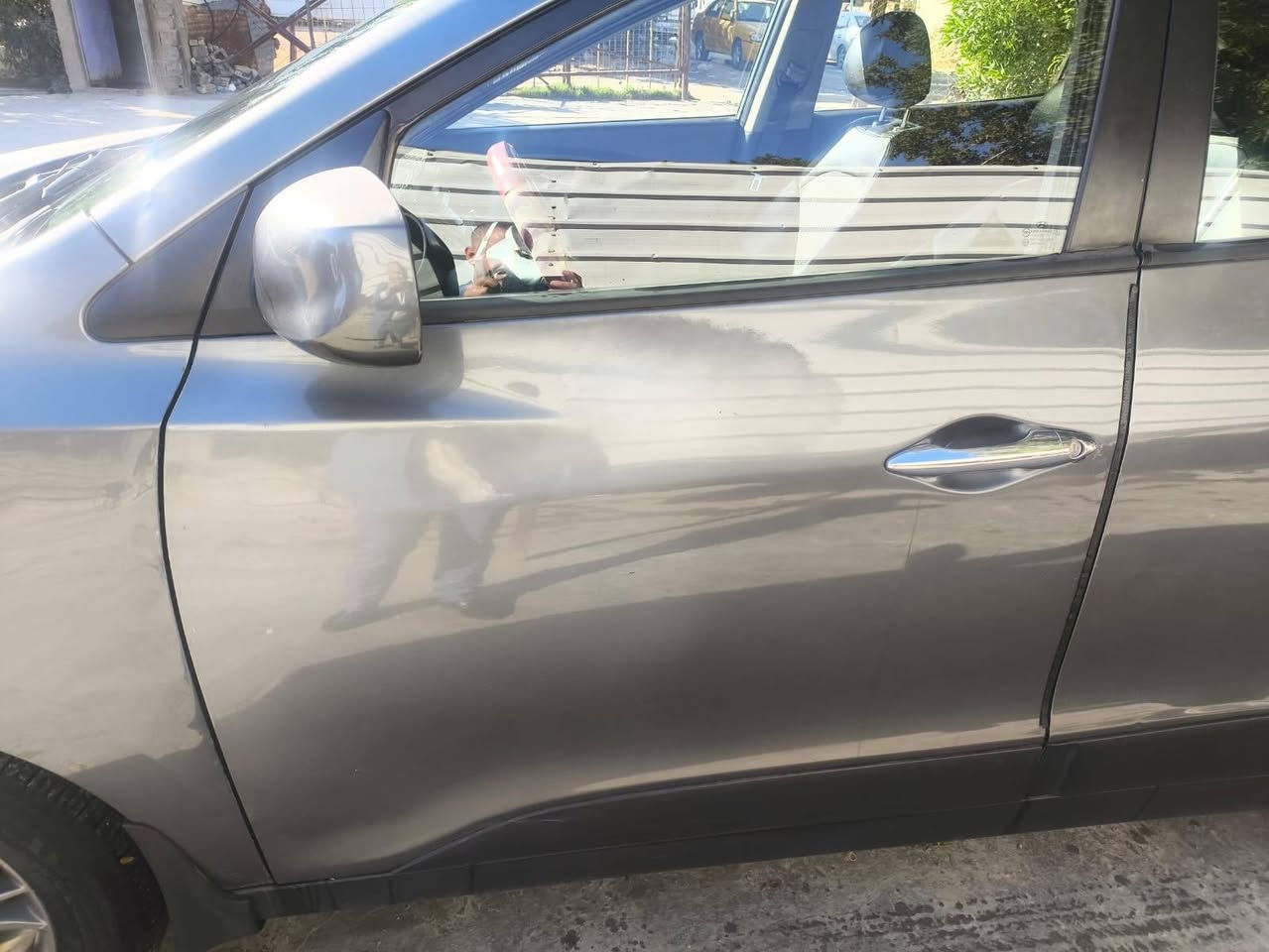 السلام عليكم هونداي توسان 2014
رقم بغداد  وارد امريكي 
بانوراما السيارة يرادلها ادامة بسيطة
سنوية 2026 تحويل ثاني يوم
مكينة 2400  فور ويل
ماشية ١٤٨ الف كيلو
كير مكينة خير من الله
حادثها وسونار موجود بالمنشور 
مكان سيارة بغداد مجمع بسماية 
*********** بي واتساب
سعر ١١٨ $
التبريد يراد ادامة
