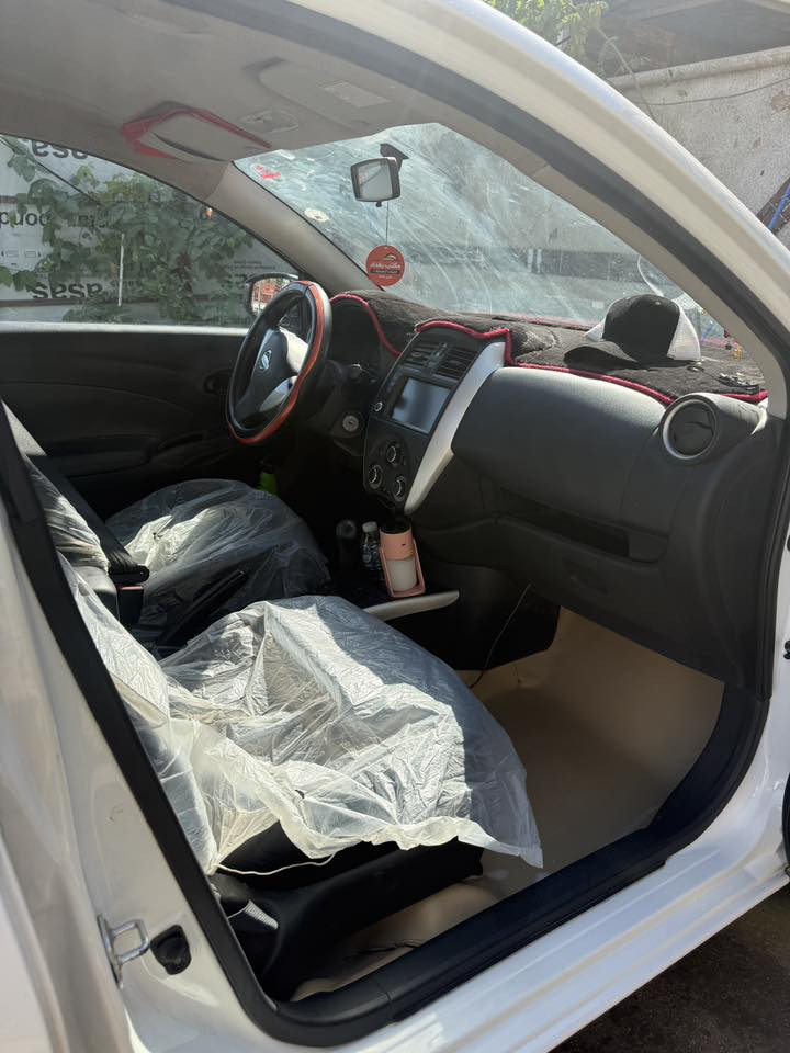 السلام عليكم 
نيسان سني للبيع موديل ٢٣ ماشية ٩٦ مكفولة من الصبغ بيها فقط ٣ قطع بارد اثر طخات بسيطه واضحات بالسونار 
سعرها ١٠٨ 
رقم الهاتف ***********
مكاني بغداد الشعب
