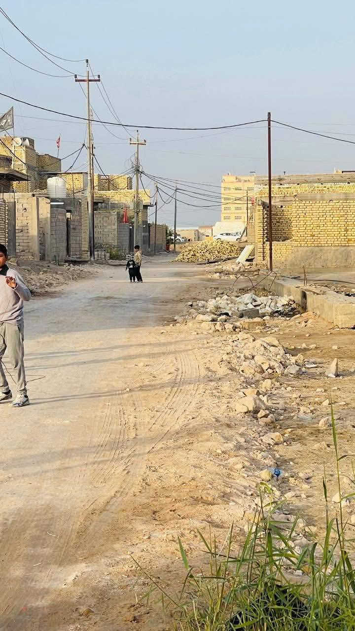 قطعة ارض زراعي 200م حي الحسين مقابيل السيطره عليها شارع 10م مدفونه وكامله
السعر 12مليون للتواصل او الاستفسار الاتصال علي الرقم
***********
