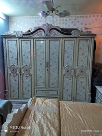 غرفه النوم اللبيع نوع ماليزي نقش مصري نظافه 90 /100 السعر 500 وبيها مج...
