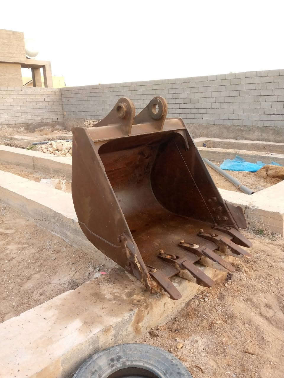 كيله متر وعشره بلاديه اصلي ياباني اخت الجديده سعرها ١٥ورقه مكانها الأنبار الحبانيه *********** اخوان رحمه لوالديكم إلي موشراي ليعلق
