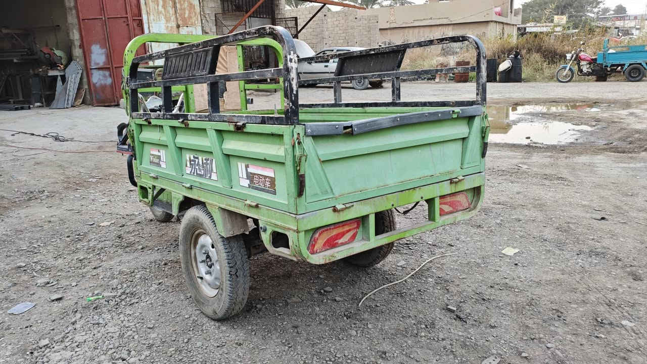 ستوته شحن حجم جبير جاهزه وكامله بطاريات عدد ٥  جدد كبار مسطرا مو صغار ٣ سرع لايت بدي نضيف بس شويه وصخه تنغسل وتبين جديده تايرات نضيف بنزات بريك جديده مكانه بغداد الدوره سعر ٧٠٠ وبيه مجال رقم هاتف ‏‪0772 857 0773‬‏ متواجد واتساب
