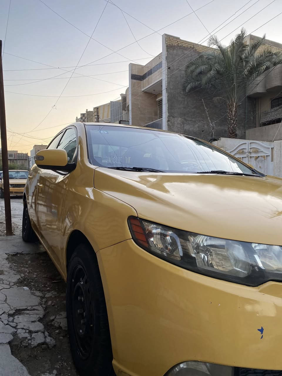 سلام عليكم فورتي للبيع او مراوس بخصوصي مديل 2010 مكينه 2000 دوش  مبدل جديد حادث امريكي دعاميه إماميه بدون دواخل السياره مكفوله من الحادث القوي دواخل سياره كامله صدر امامي وخلفي كله جديد خلفي عربانه كامله والأمامي كذالك دوشمه عام جديد تبريد شغال ثلج العنوان بغداد البلديات سعر 82 رقم ***********
