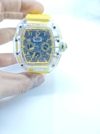 ساعة كوارتز • للبيع