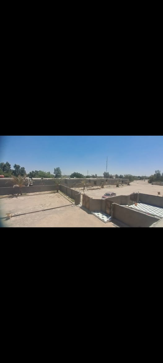 سلام عليكم ارض زراعيه دونم ونص سند ٣٥  تحتوي ع 
بيت ٤٠٠ متر جاهز بناء جديد درجه اولى 

وبيتين هيكل الواحد ٣٠٠ متر والثاني ٢٥٠ متر 

كامله الخدمات كهرباء ماء مستوصف مدارس 

طريق كربلاء نجف عمود ٢٠٠ طريق ياعلي خلف المواكب 

***********
