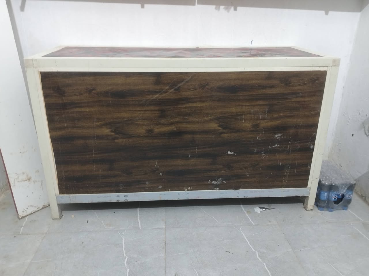 ميز كافتريا او أسواق ب٦٥ المنيوم تسكام للتواصل ***********
