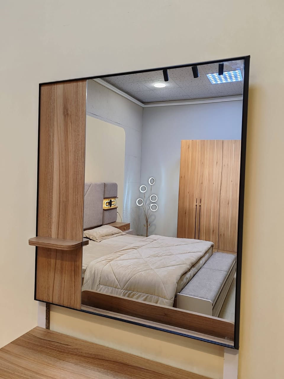 اهلاً وسهلاً بكم زبائننا ✨
تقدم لكم مجموعه الزيادي للااثاث التركي

* تم وصول غرفة نوم اتل ابواب 10 قطع *

⚜️معمل اصلي درجة اولى
⚜️نفس الصورة بالضبط
⚜️برغي وجوي حديد
⚜️سرير جك خزان 
⚜️انارة ذاتية 
⚜️مراة الميز تواليت تعليك
⚜️ارجل هيكل حديد
⚜️تقاطيع مميزة 
⚜️نرمايد هيدروليك 
⚜️سكك ثلاث مراحل 
⚜️نقوش  درجة اولى 
⚜️متوفرة بلون جوزي 
⚜️قياس الكنتور مع الملحق 330سم
⚜️سرير 180 * 200 

⚠️ ملاحظة: البيع بالنقد فقط 🚫

📲 راسلنا الأن وأحصل على كافة التفاصيل - او شرفنا بالزيارة 📍 العنوان نجف جامعه وفاء
الاستفسار مراسله الصفحه او تصال📞
***********
